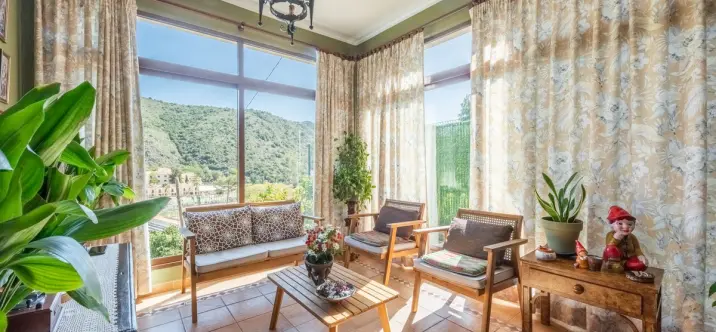 Sale of ground floor apartment in Benahavís 2