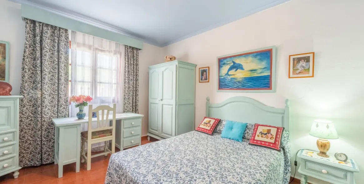 Sale of ground floor apartment in Benahavís 5