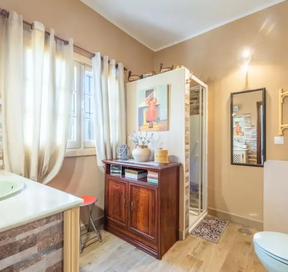 Sale of ground floor apartment in Benahavís