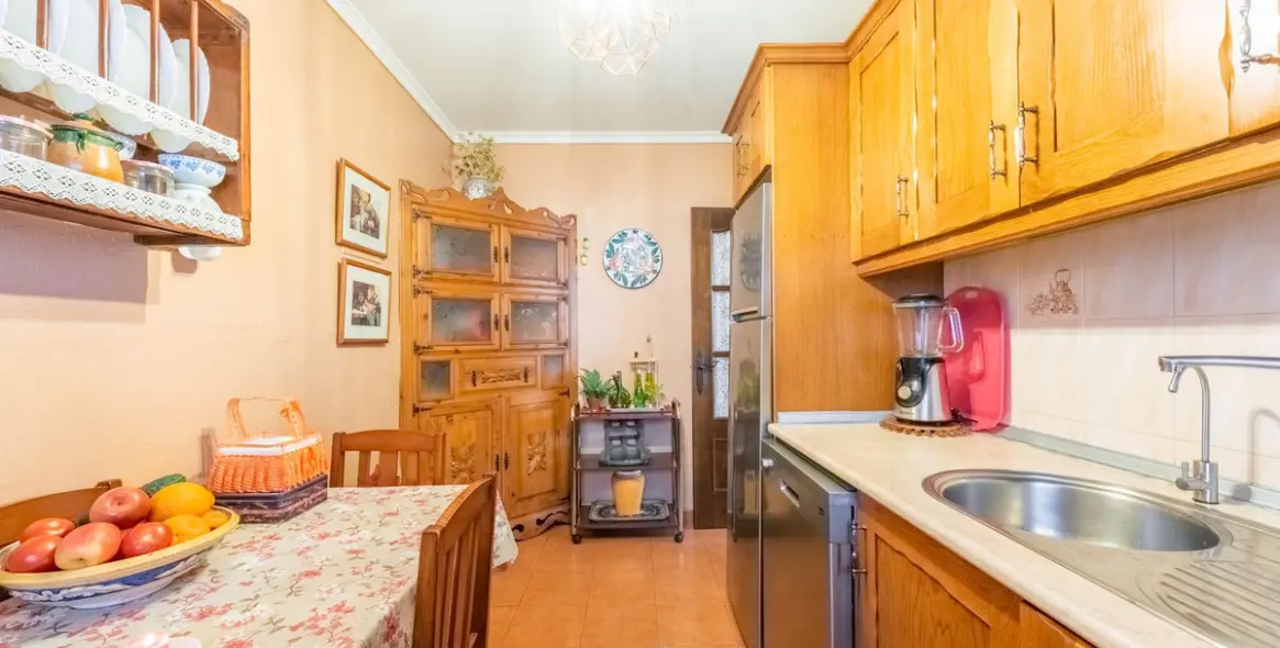 Sale of ground floor apartment in Benahavís 12