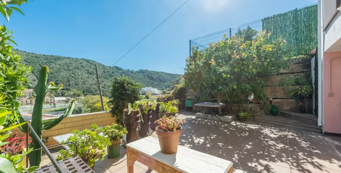 Sale of ground floor apartment in Benahavís 14