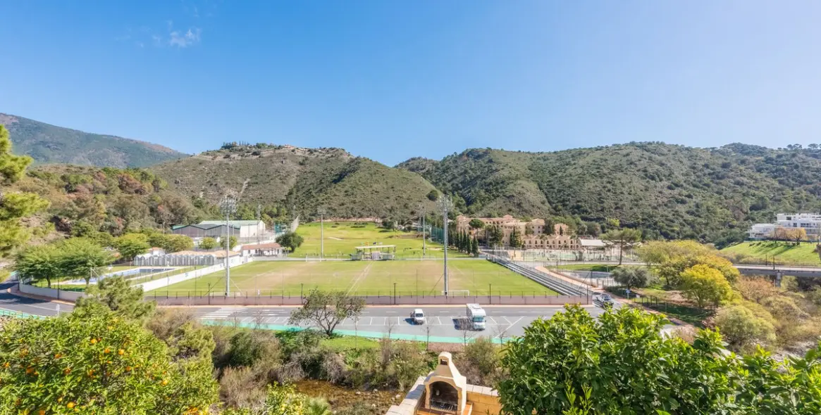 Sale of ground floor apartment in Benahavís 19