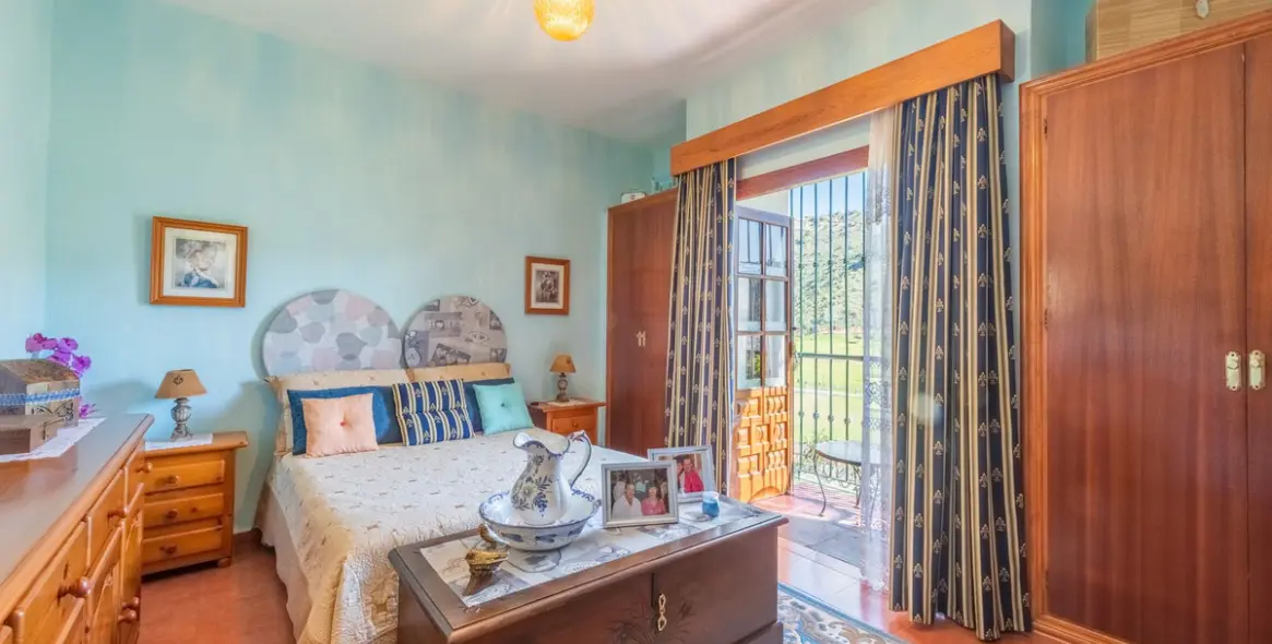 Продажа апартаментов на первом этаже в Benahavís 23