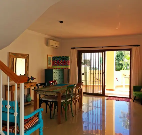 Продажа дома на две семьи в Nerja