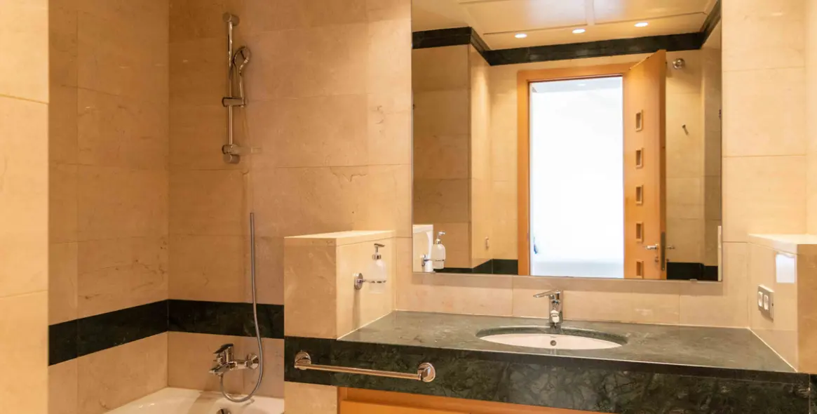 Venta de ático dúplex en La Cala Golf 14