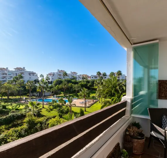 Middle floor apartment R4901584