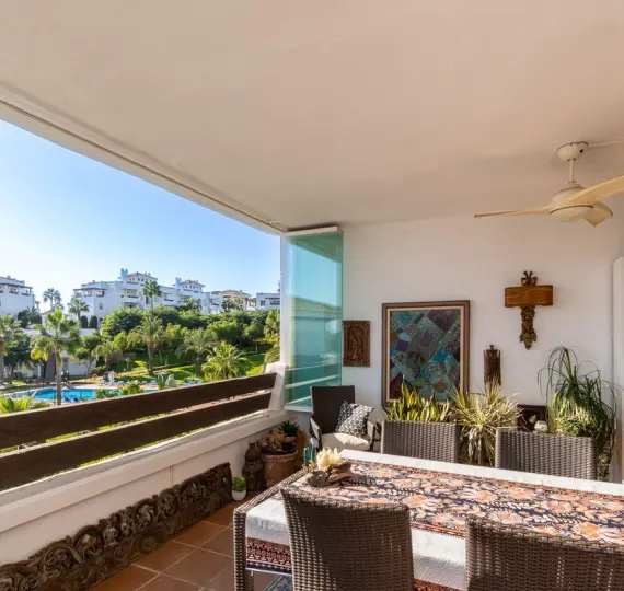 Middle floor apartment R4901584