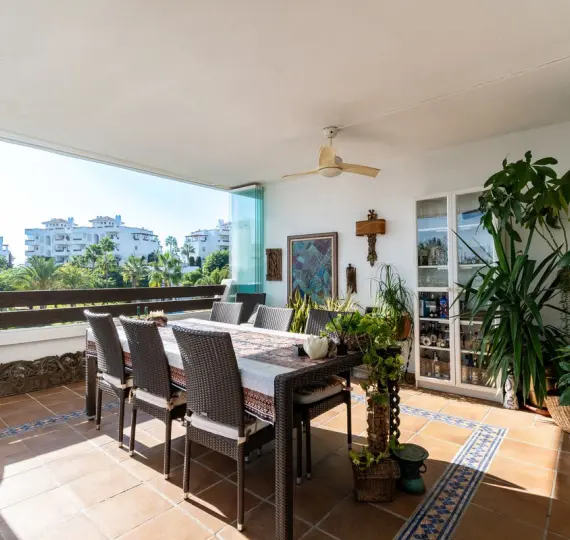 Middle floor apartment R4901584