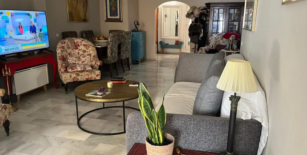 Sale of middle floor apartment in Puerto Banús 17