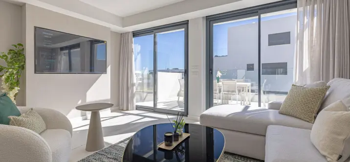 Sale of middle floor apartment in Casares Playa 1
