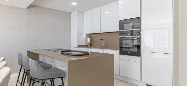 Sale of middle floor apartment in Casares Playa 3