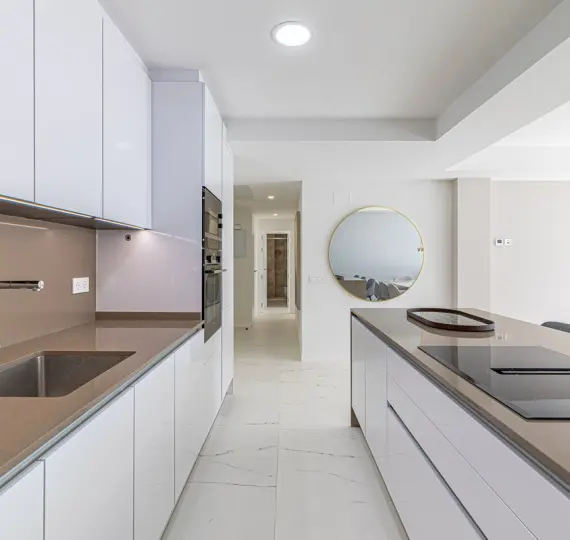 Sale of middle floor apartment in Casares Playa