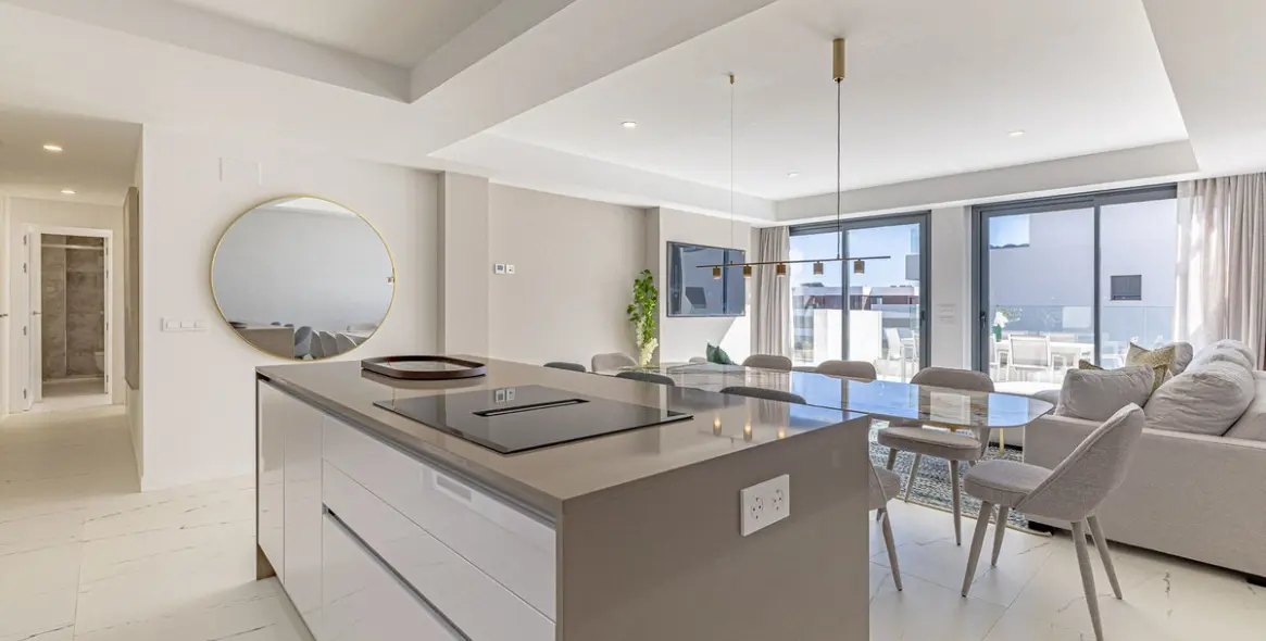 Sale of middle floor apartment in Casares Playa 7