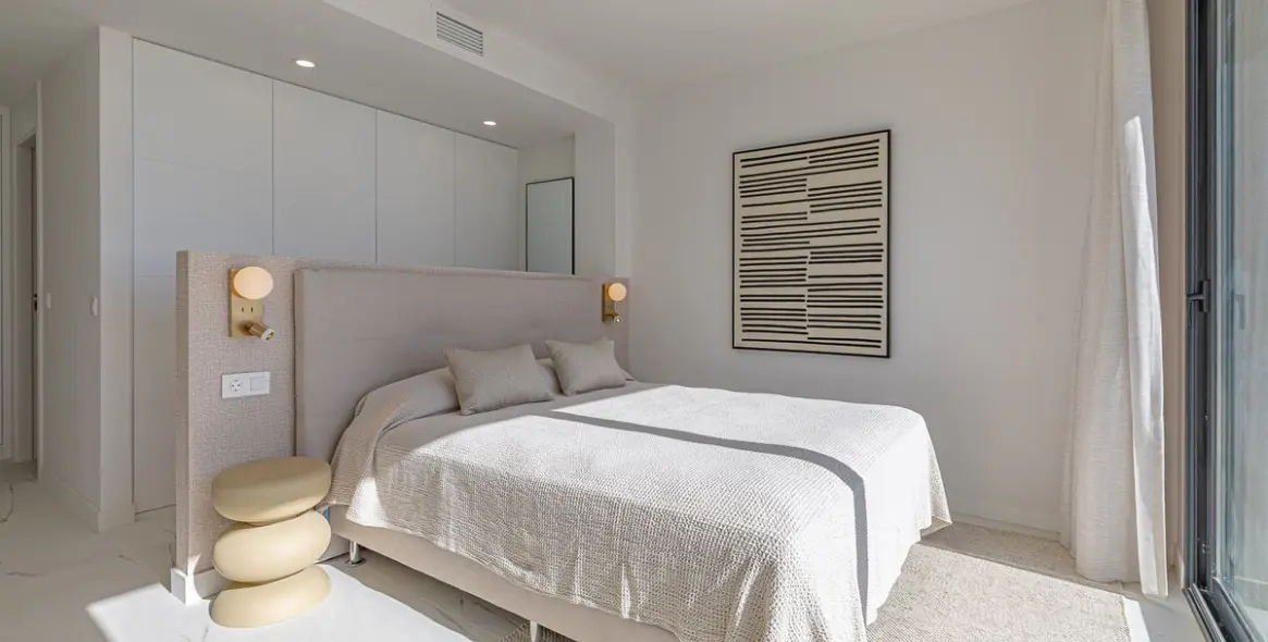 Sale of middle floor apartment in Casares Playa 10