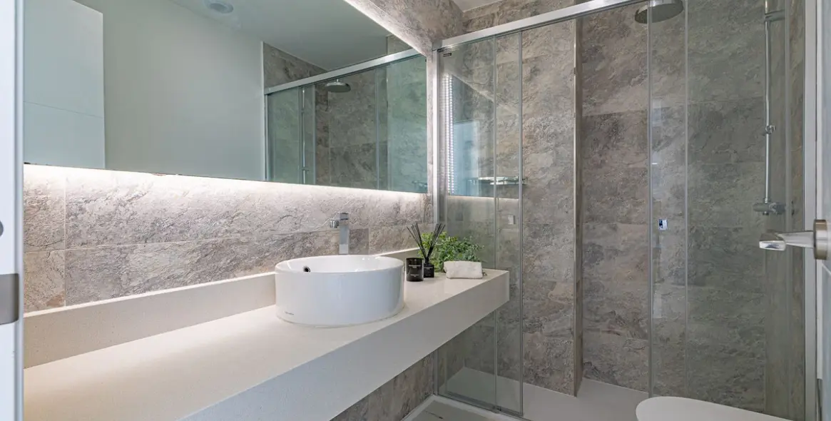 Sale of middle floor apartment in Casares Playa 15