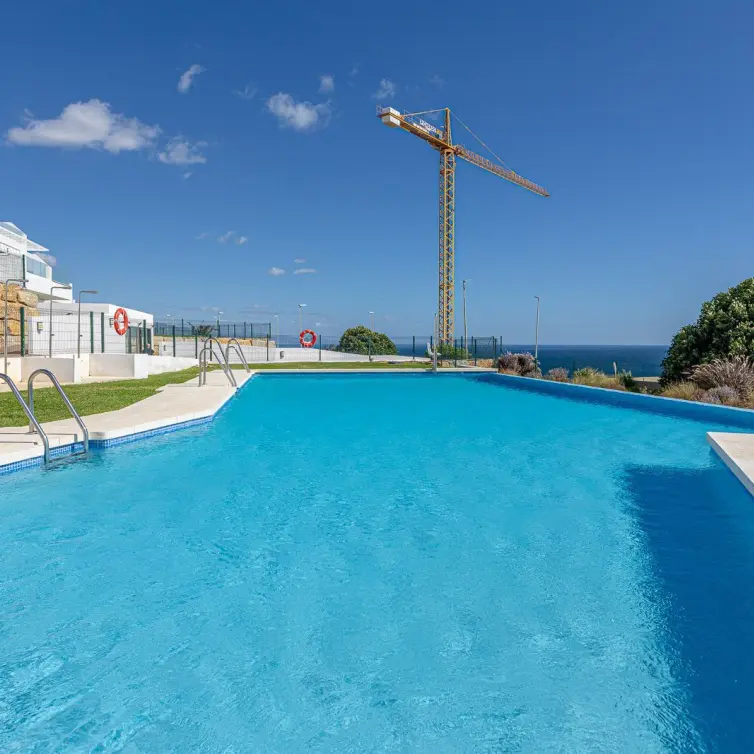 Sale of middle floor apartment in Casares Playa