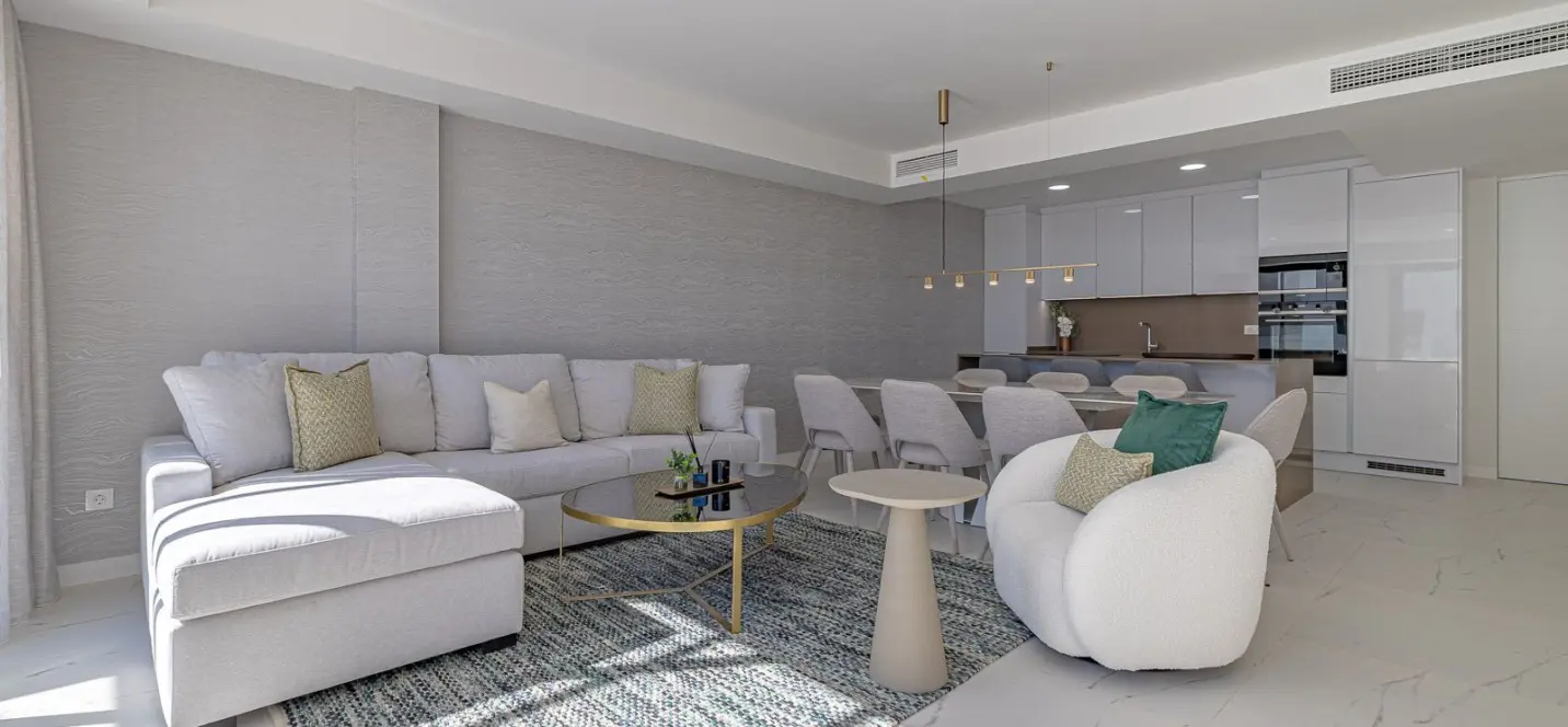 Sale of middle floor apartment in Casares Playa 3