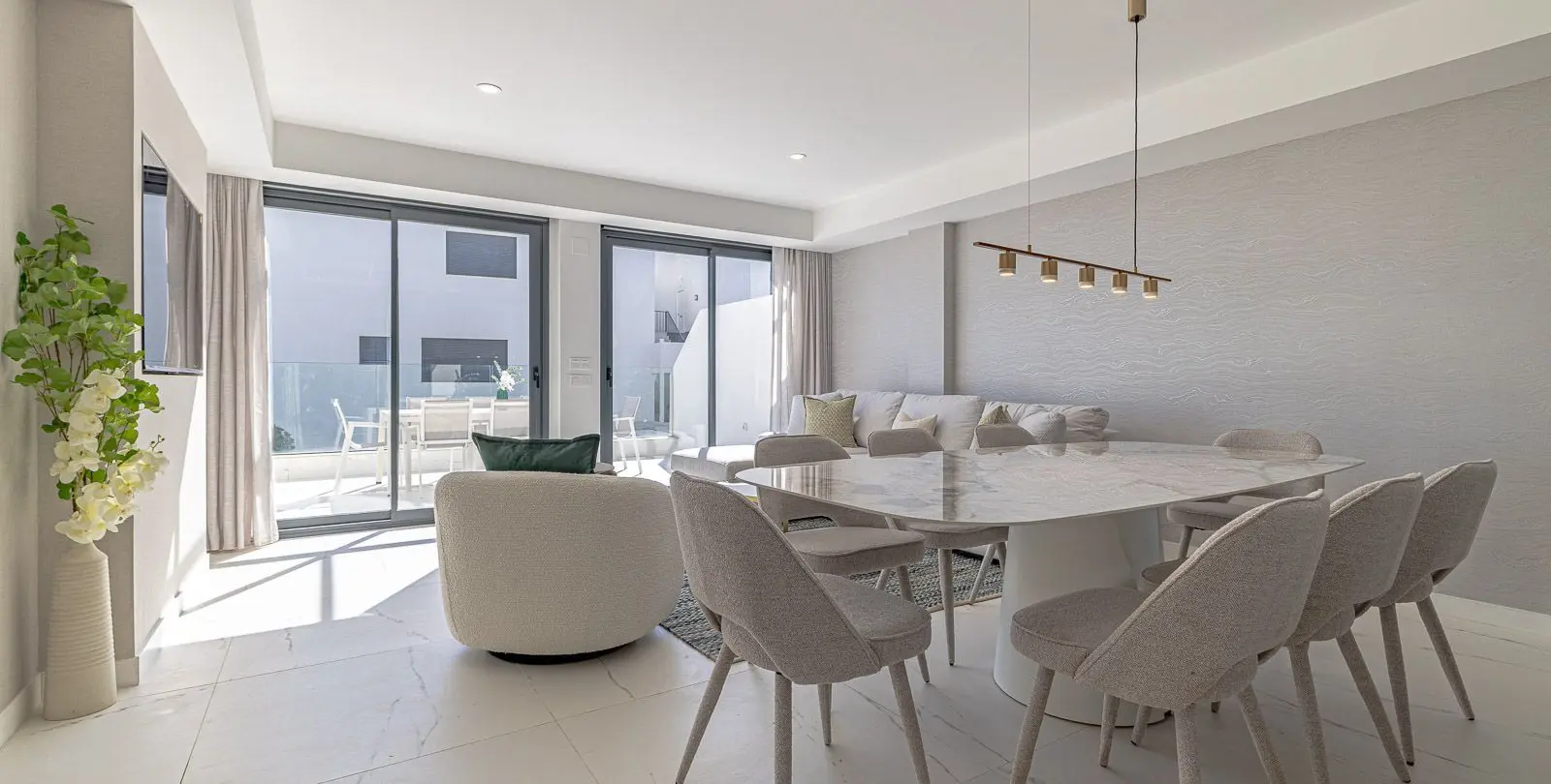 Sale of middle floor apartment in Casares Playa 11