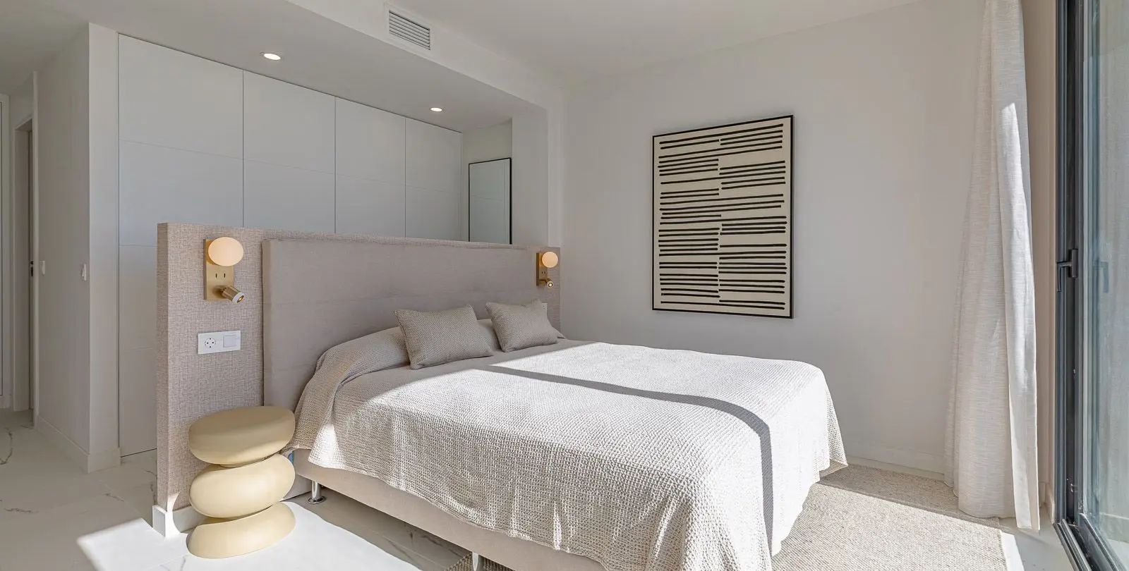 Sale of middle floor apartment in Casares Playa 13