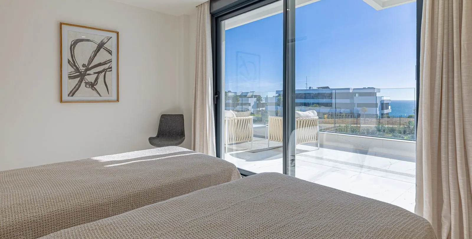 Sale of middle floor apartment in Casares Playa 17