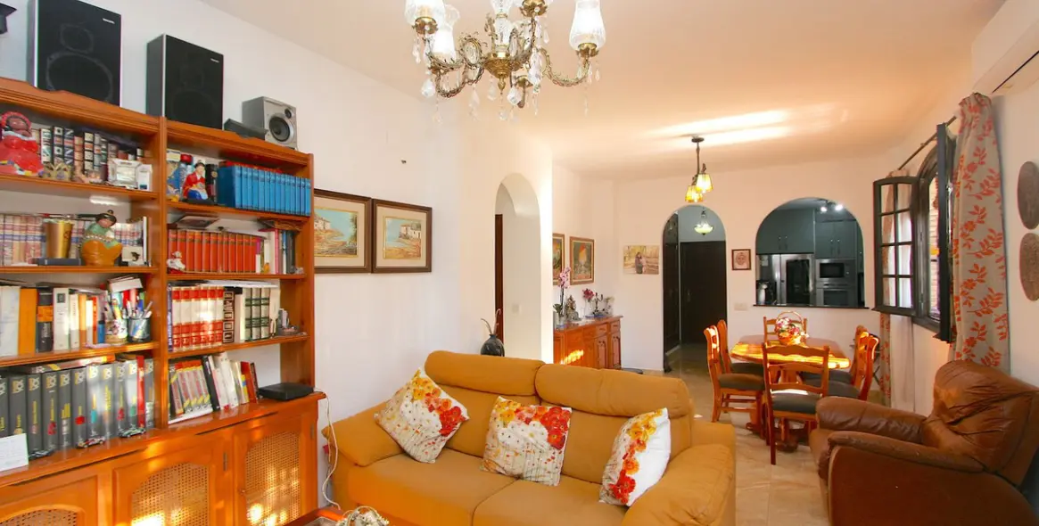 Sale of ground floor apartment in Fuengirola 11