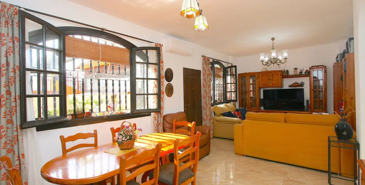 Sale of ground floor apartment in Fuengirola 12