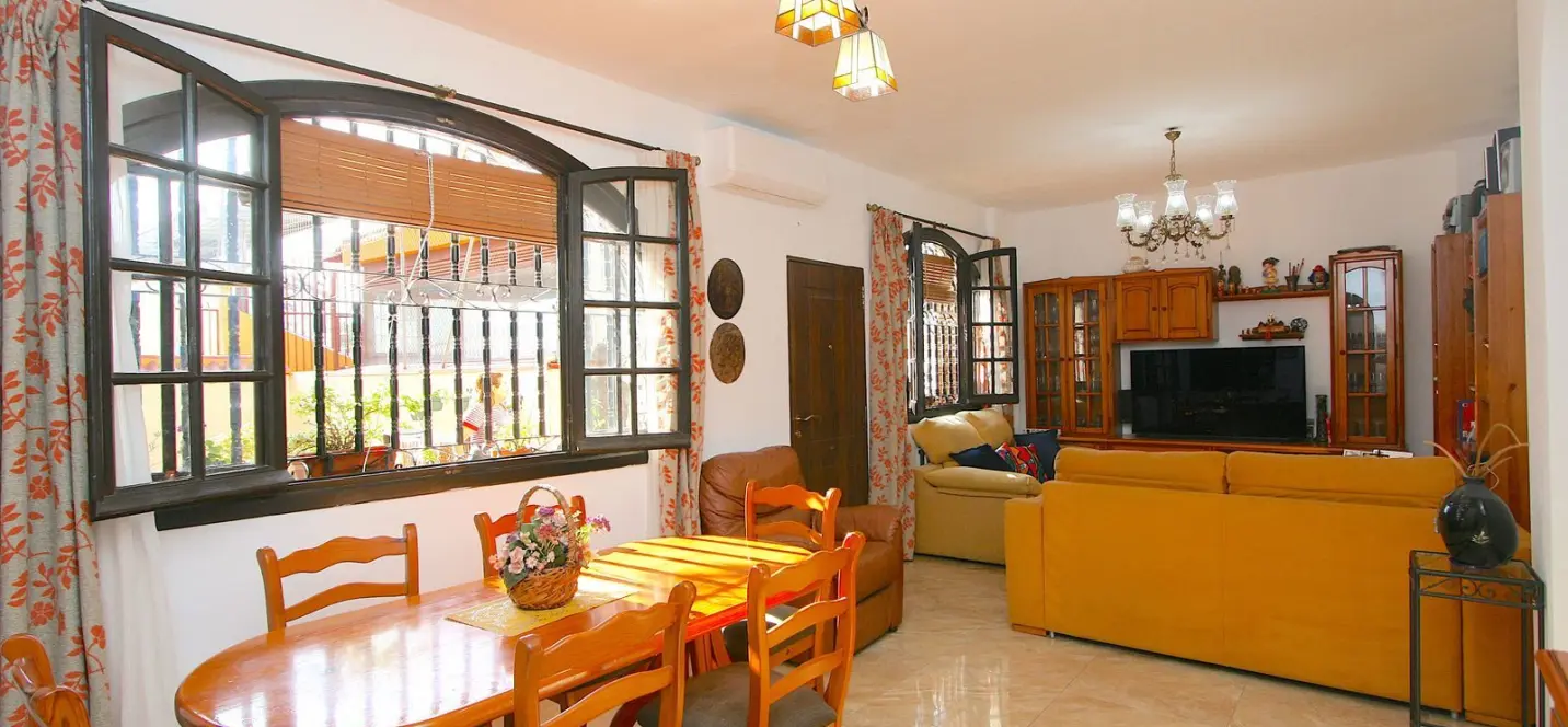Sale of ground floor apartment in Fuengirola 2