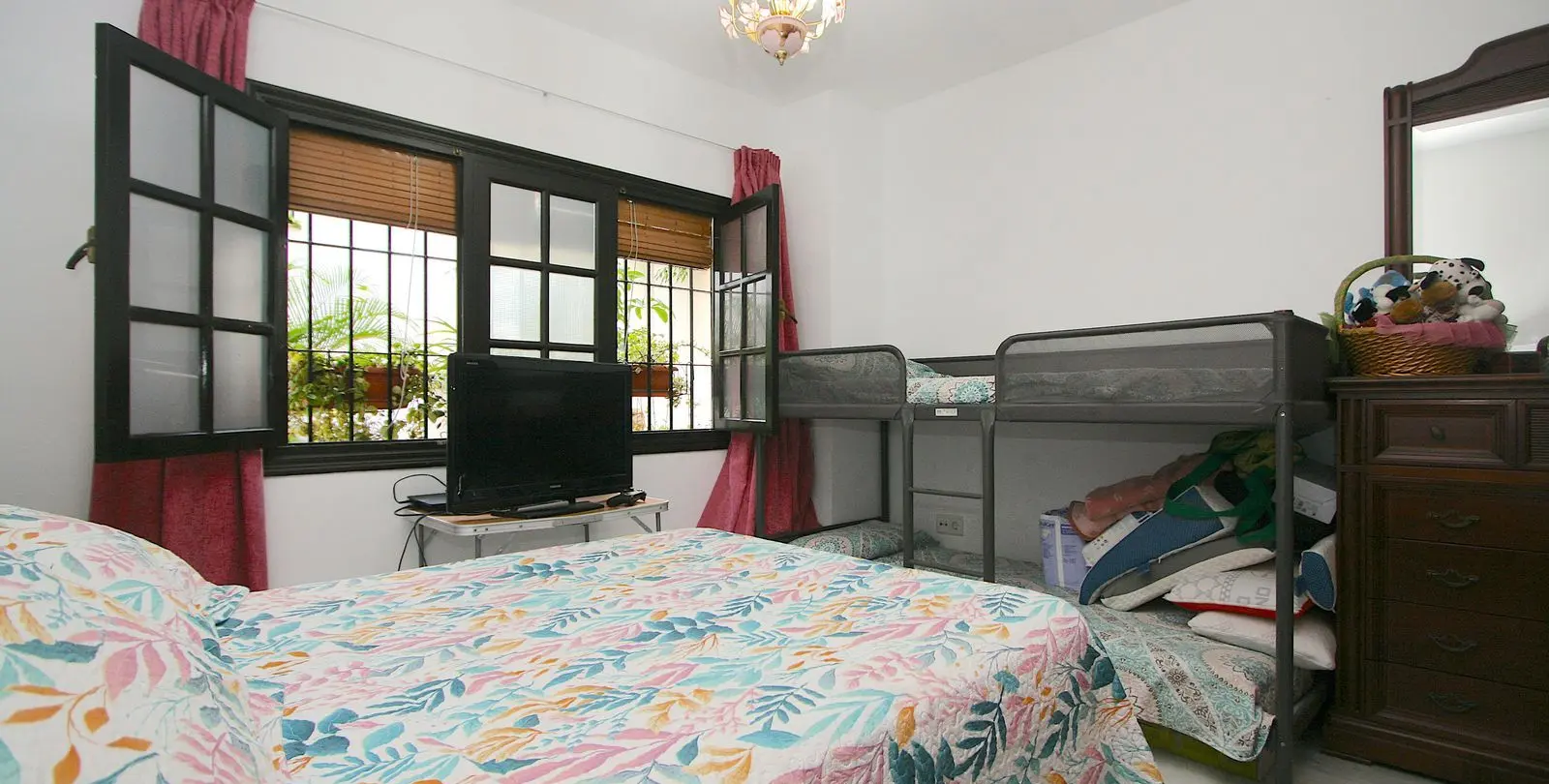 Sale of ground floor apartment in Fuengirola 10