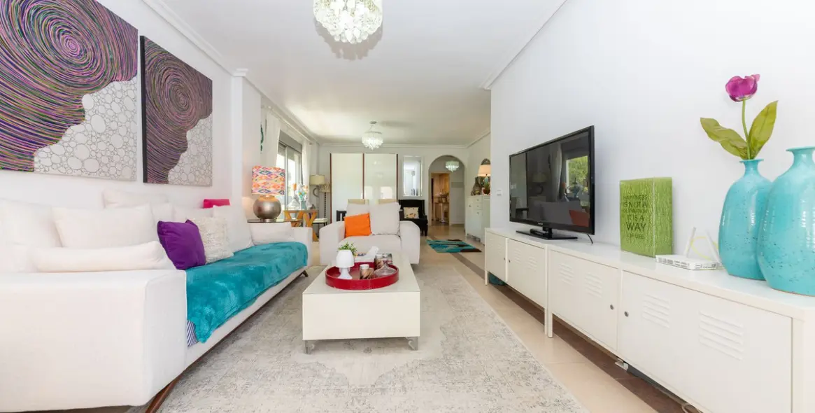 Sale of middle floor apartment in Nueva Andalucía 8