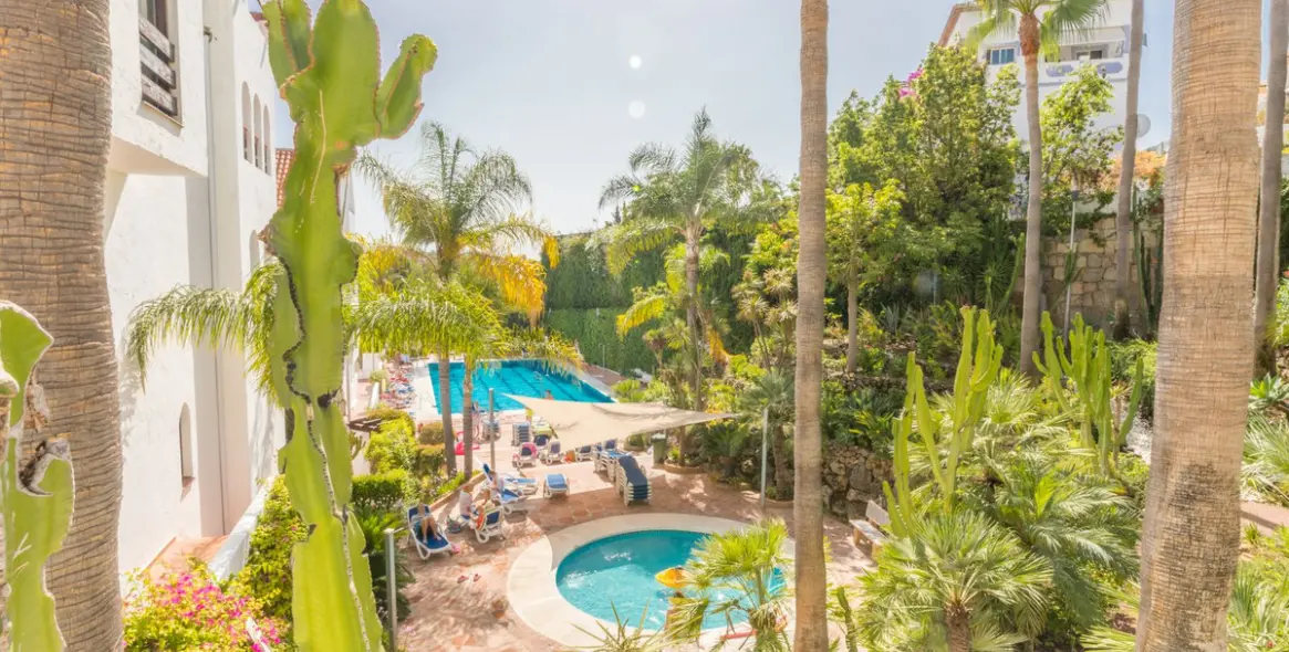 Sale of middle floor apartment in Nueva Andalucía 10