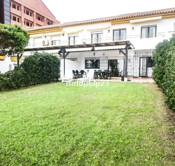 Venta de adosado en La Duquesa