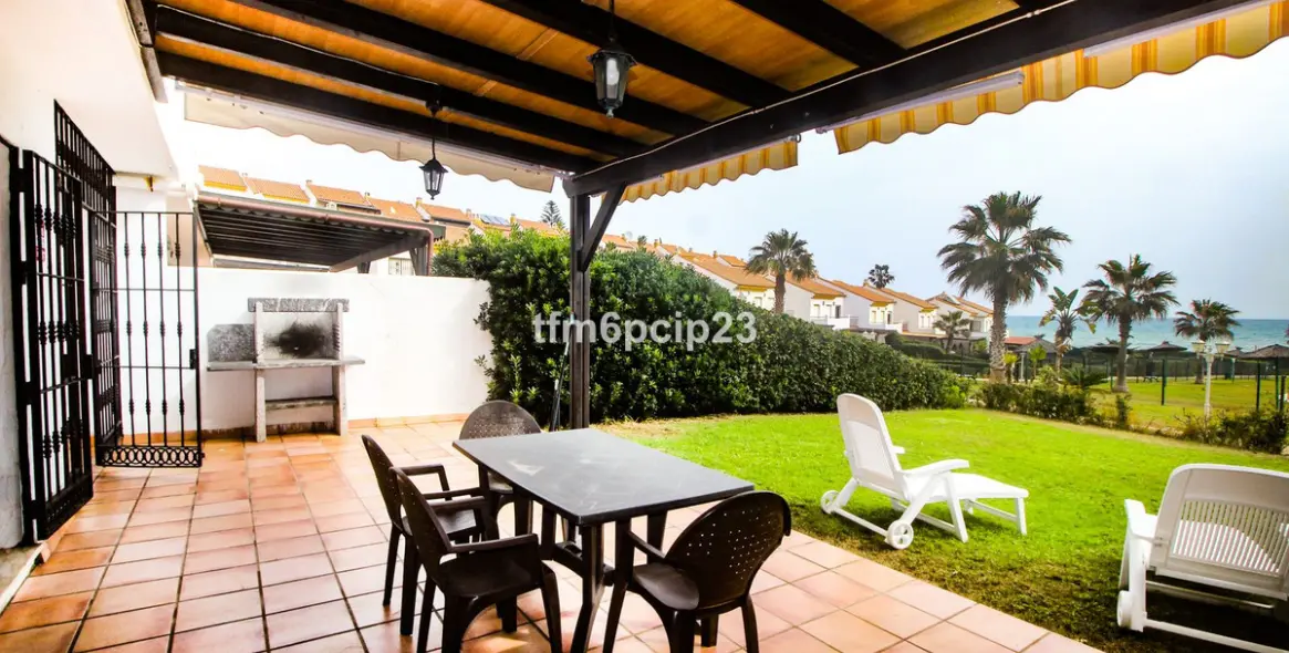 Sale of townhouse in La Duquesa 33