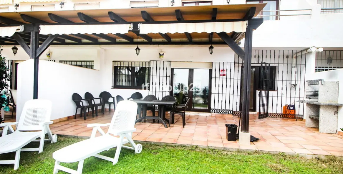 Sale of townhouse in La Duquesa 36