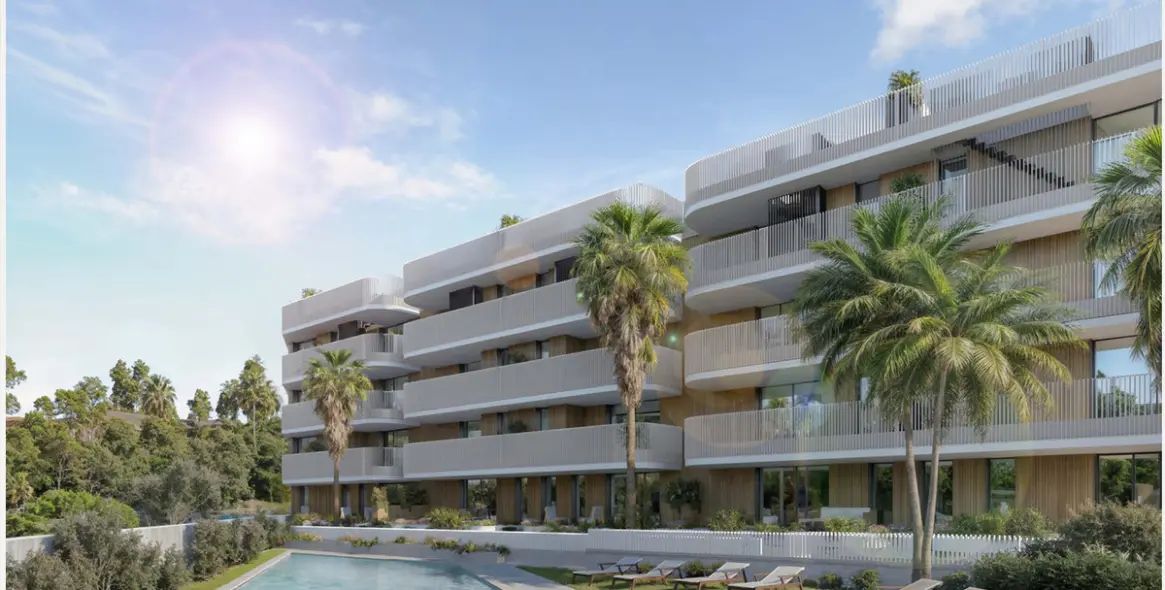 Продажа апартаментов на среднем этаже в Estepona (район Estepona) 1