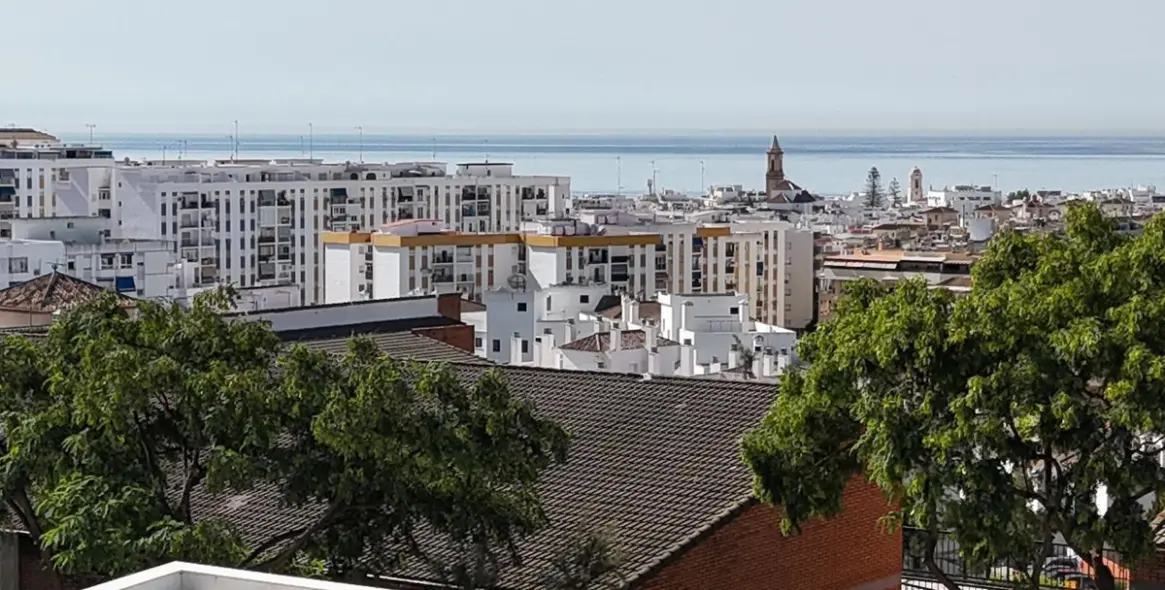 Продажа апартаментов на среднем этаже в Estepona 19