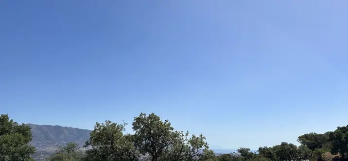 Sale of residential plot in La Mairena 2