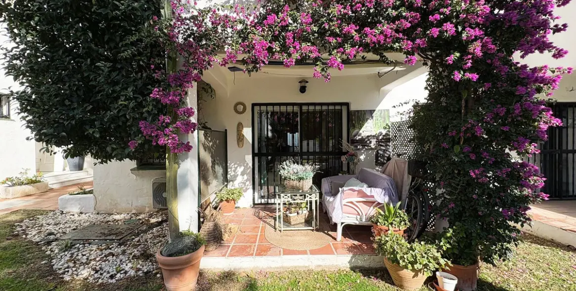 Sale of semi-detached house in Bel Air 2