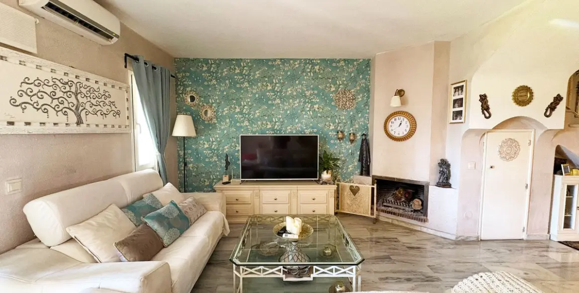 Sale of semi-detached house in Bel Air 3