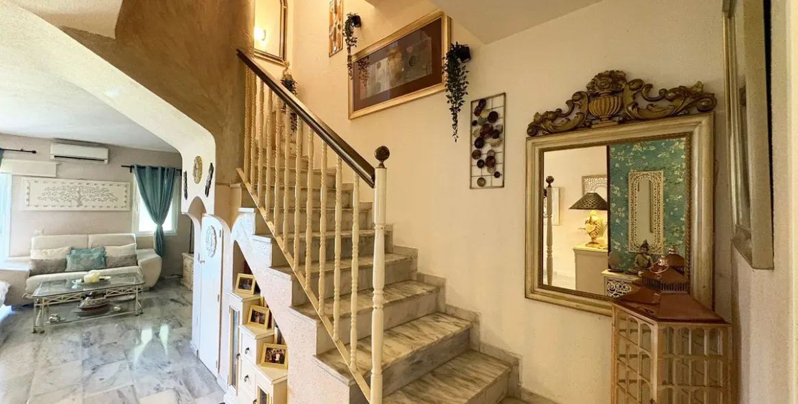 Sale of semi-detached house in Bel Air 8