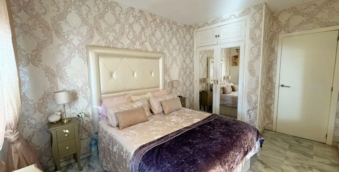 Sale of semi-detached house in Bel Air 11