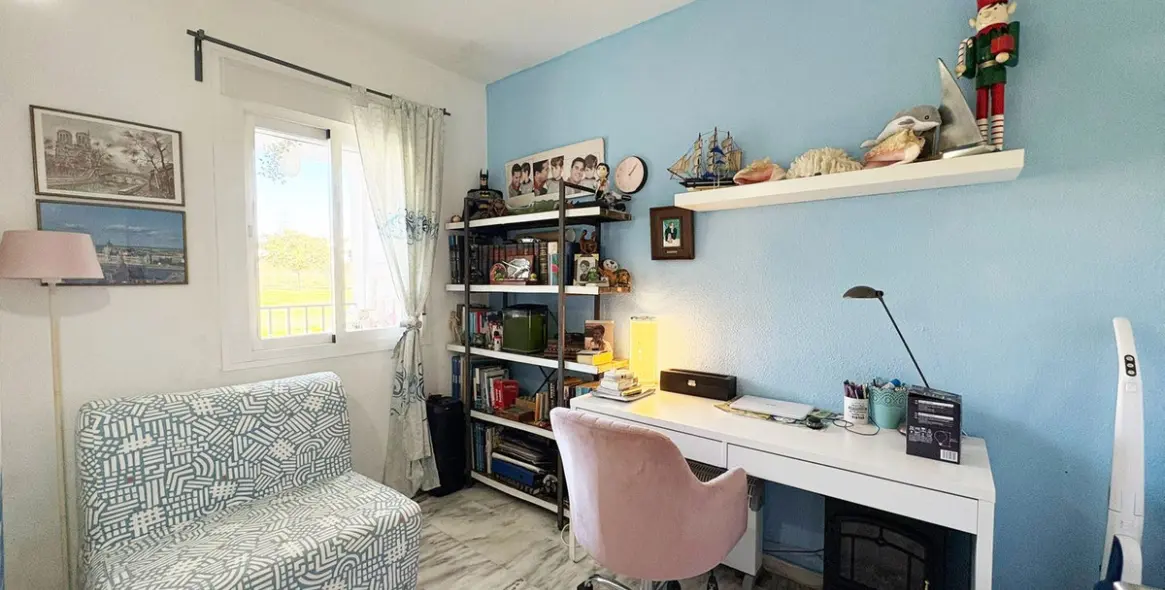 Sale of semi-detached house in Bel Air 16