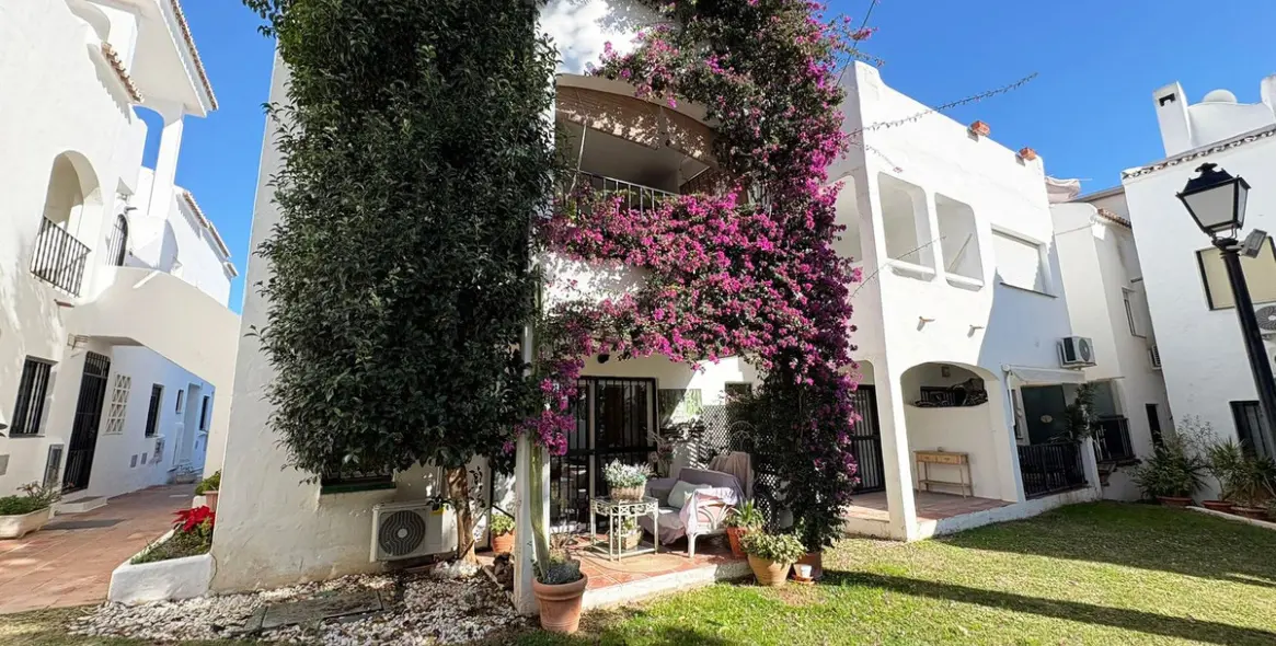Sale of semi-detached house in Bel Air 25