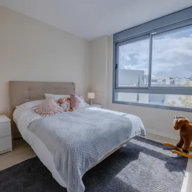 Venta de apartamento en planta media en Selwo