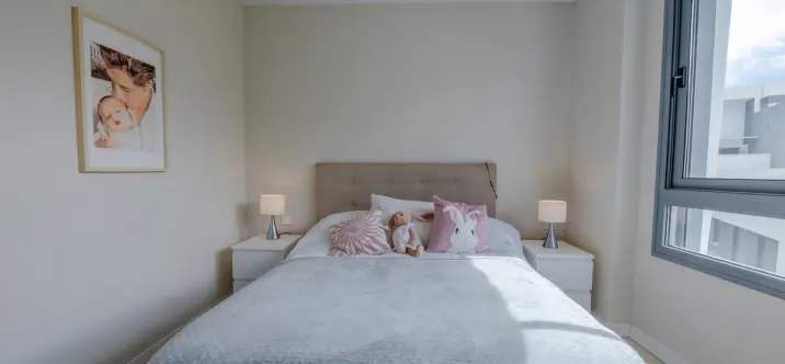 Venta de apartamento en planta media en Selwo 3