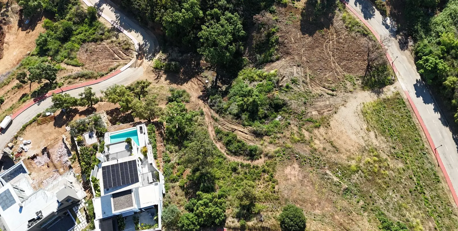 Sale of residential plot in La Mairena 1