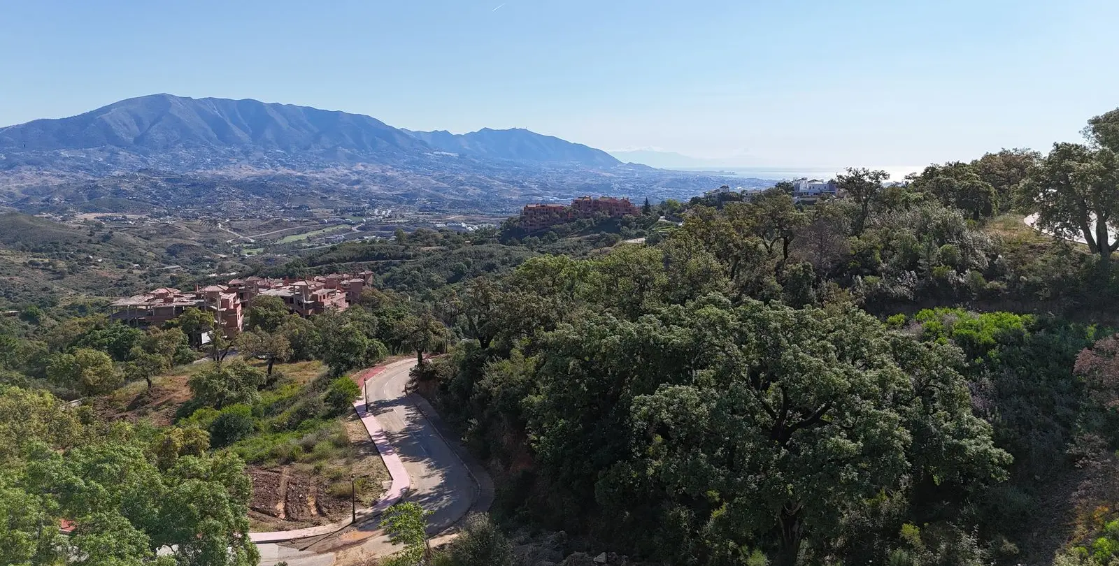 Sale of residential plot in La Mairena 4