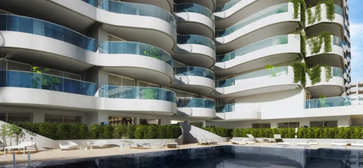 Sale of middle floor apartment in Fuengirola 1