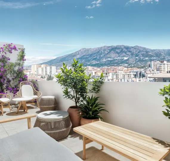 Sale of middle floor apartment in Fuengirola