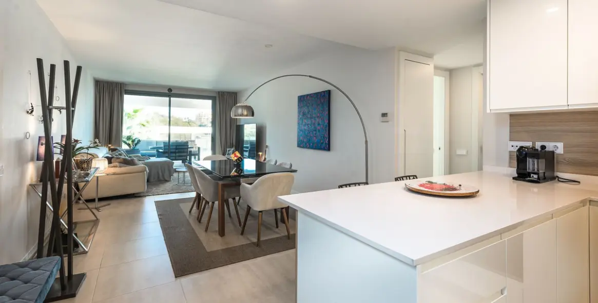 Sale of middle floor apartment in Selwo 1