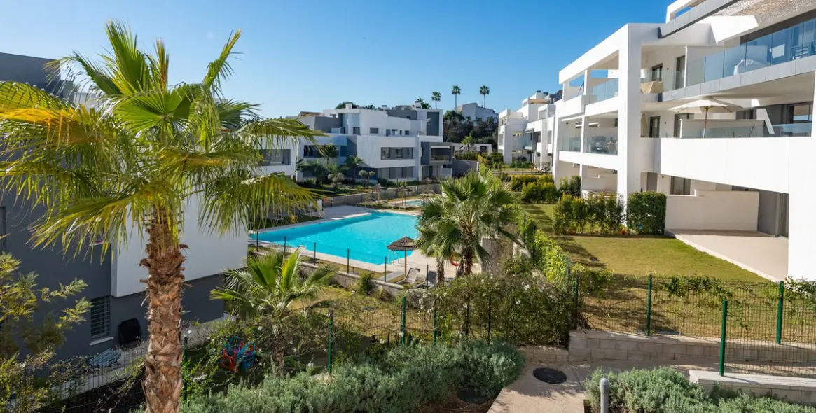 Sale of middle floor apartment in Selwo 2